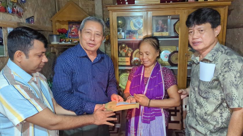 ঋতুপর্ণার মায়ের পাশে দাঁড়ালেন রাঙামাটি জেলা পরিষদ, করা হবে নতুন রাস্তা